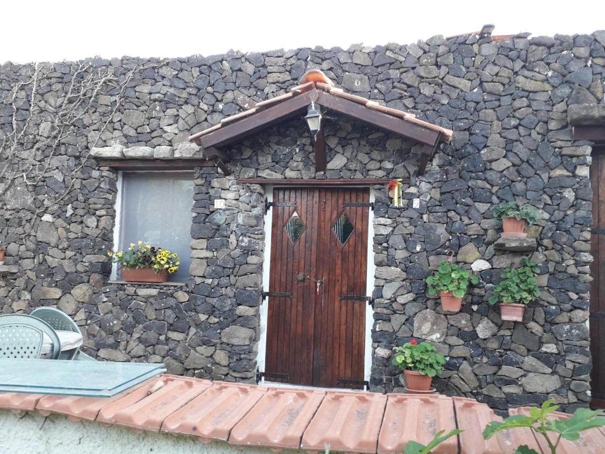 Tottubella B&B Domo De Pedra מראה חיצוני תמונה
