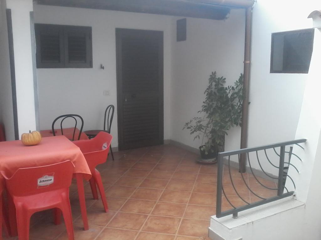 Tottubella B&B Domo De Pedra מראה חיצוני תמונה